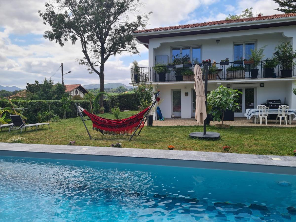 Appartement Avec Cuisine Et Grande Piscine Chauffee Hendaye Exterior foto