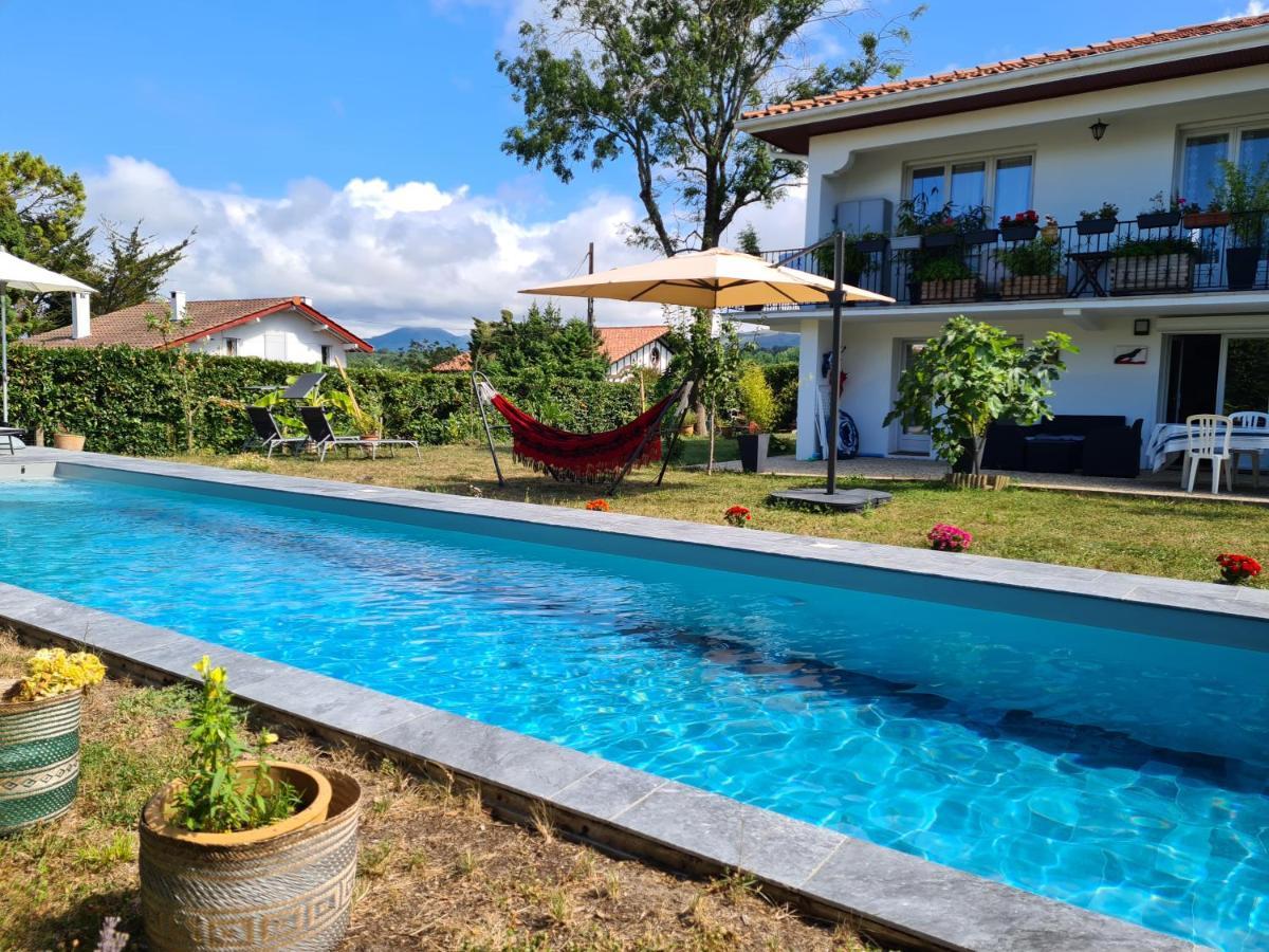 Appartement Avec Cuisine Et Grande Piscine Chauffee Hendaye Exterior foto