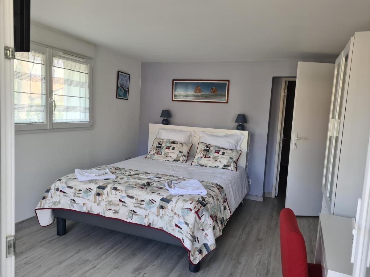 Appartement Avec Cuisine Et Grande Piscine Chauffee Hendaye Exterior foto